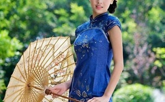 9位美女撒尿正面自拍尿口